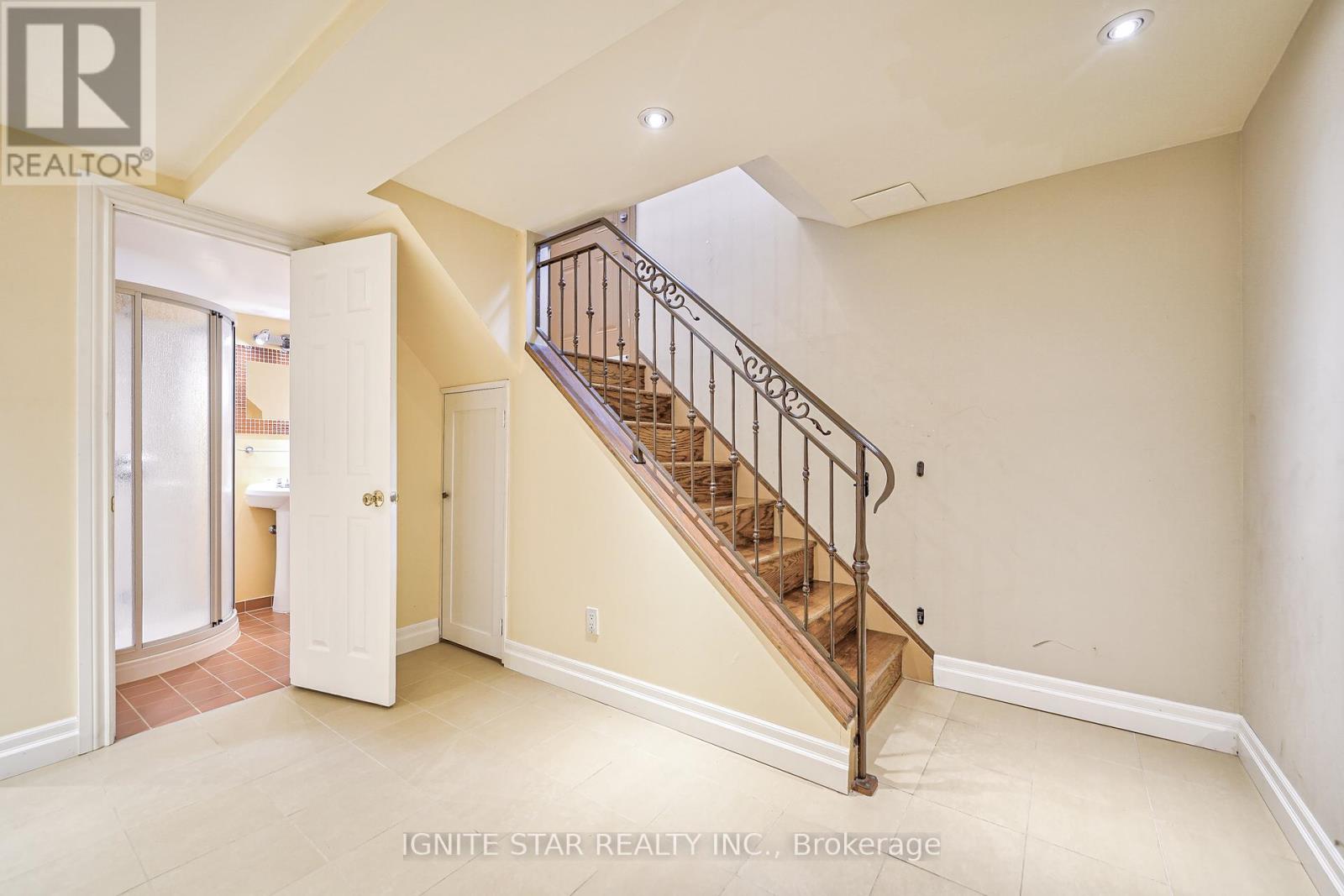 Photo 18 of 580 Arbor Road, Mississauga ON