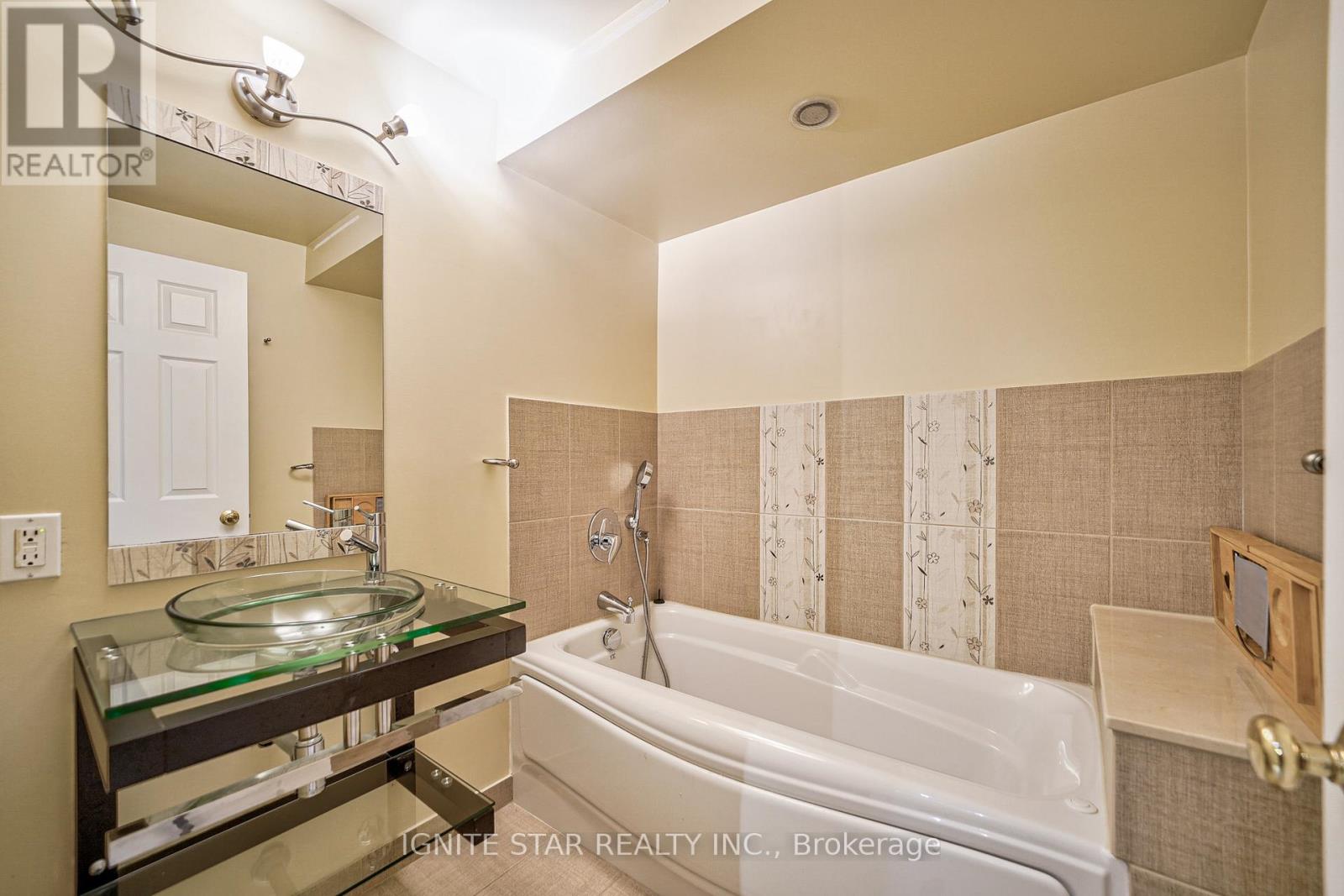 Photo 26 of 580 Arbor Road, Mississauga ON