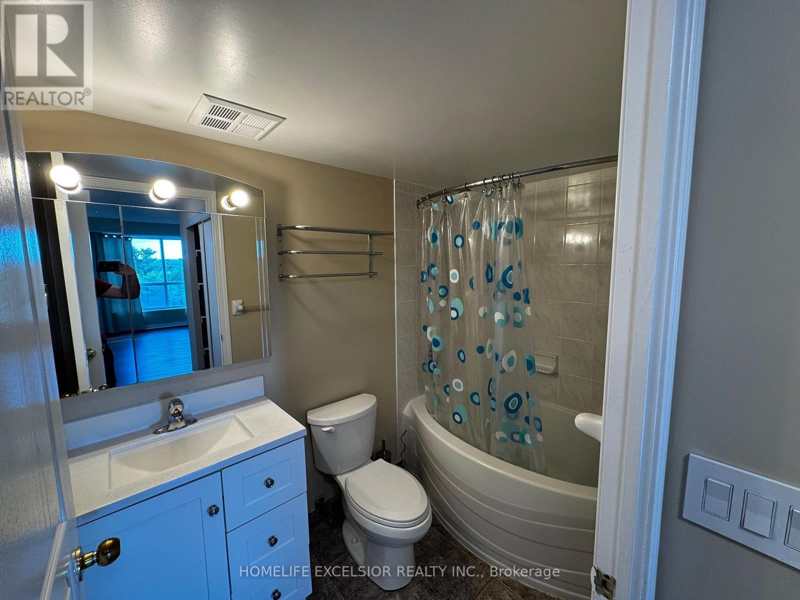 Photo 11 of 1001 2585 Erin Centre Boulevard, Mississauga ON