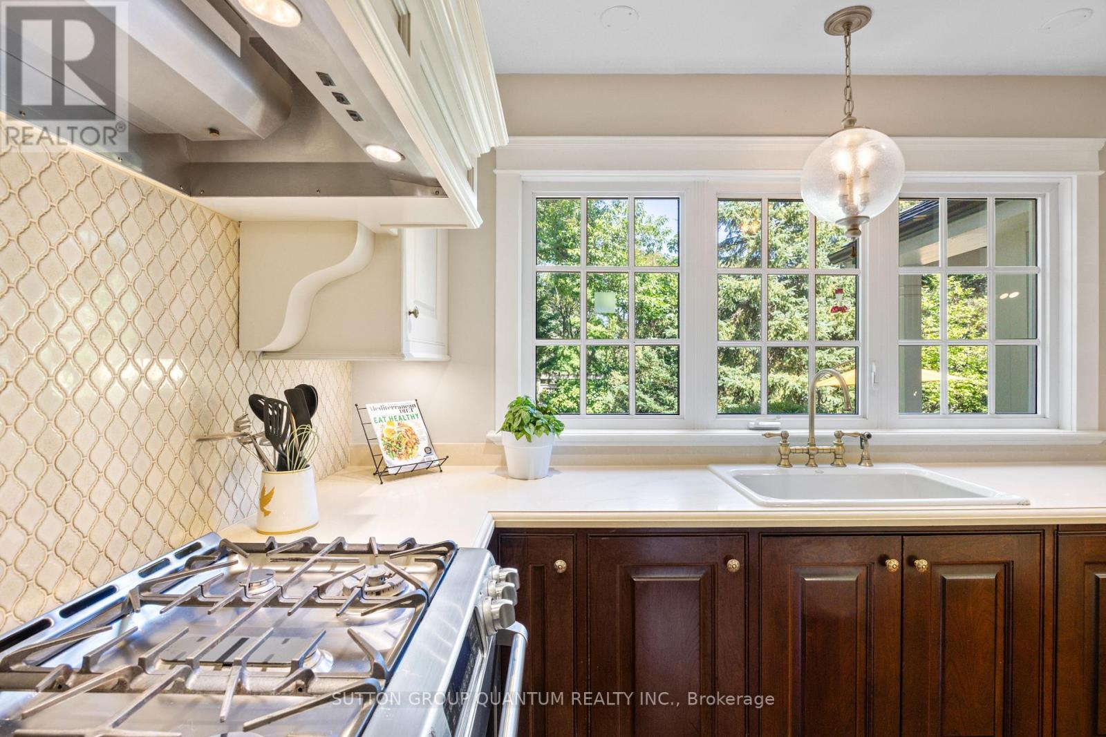 Photo 13 of 1197 Birchview Drive, Mississauga ON