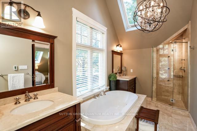 Photo 33 of 1197 Birchview Drive, Mississauga ON