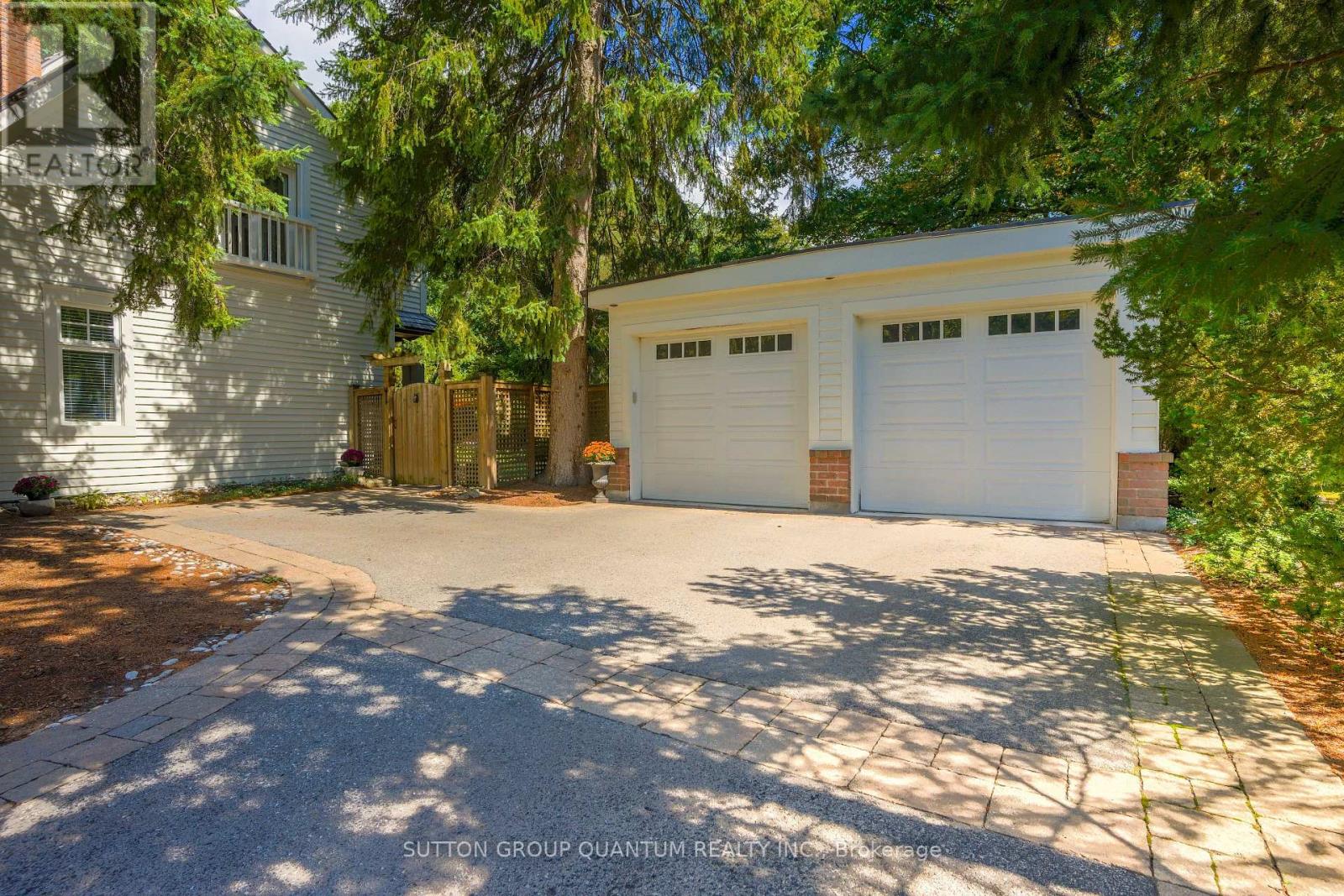 Photo 4 of 1197 Birchview Drive, Mississauga ON