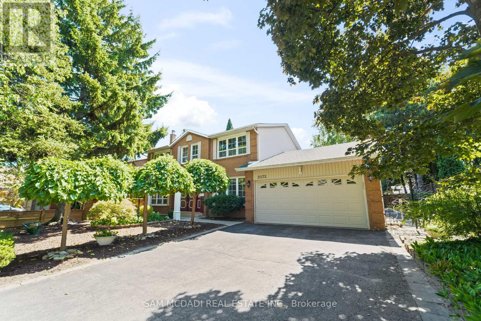Photo 1 of 2032 Shannon Drive, Mississauga ON