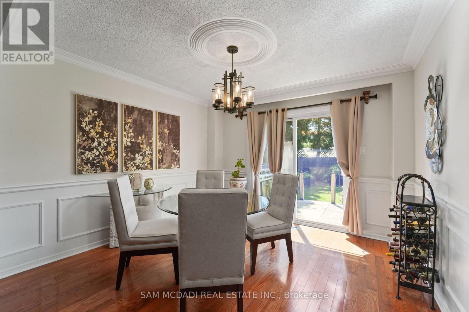 Photo 11 of 2032 Shannon Drive, Mississauga ON