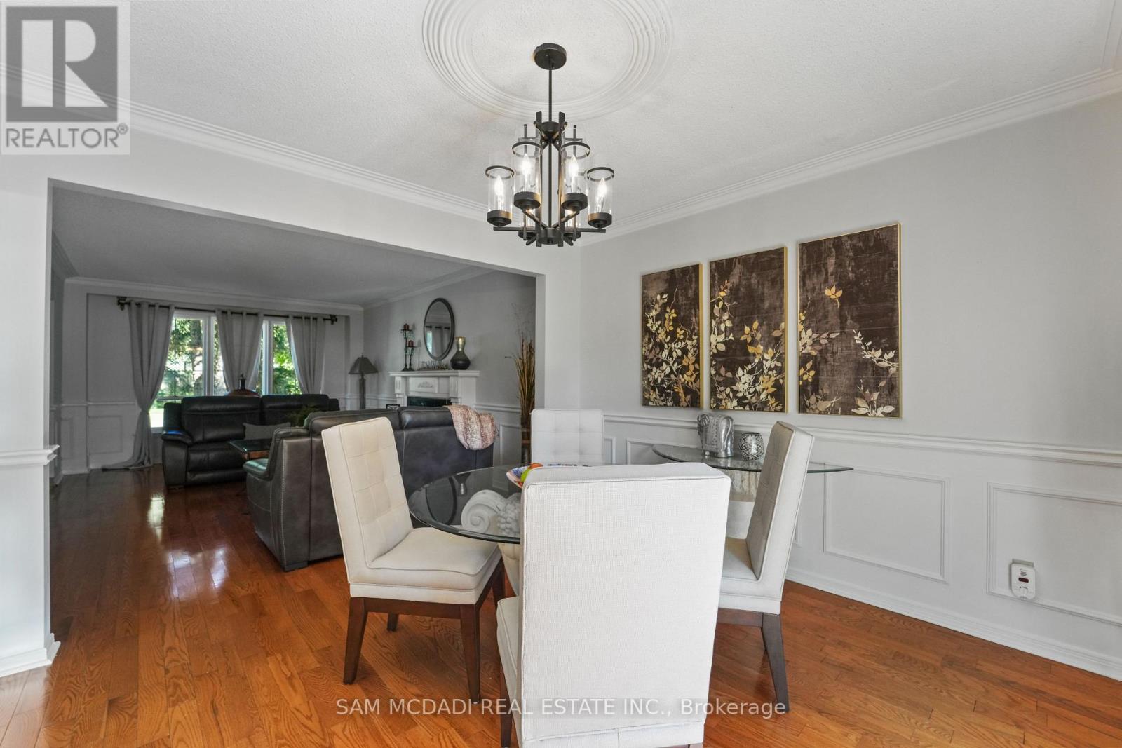 Photo 12 of 2032 Shannon Drive, Mississauga ON
