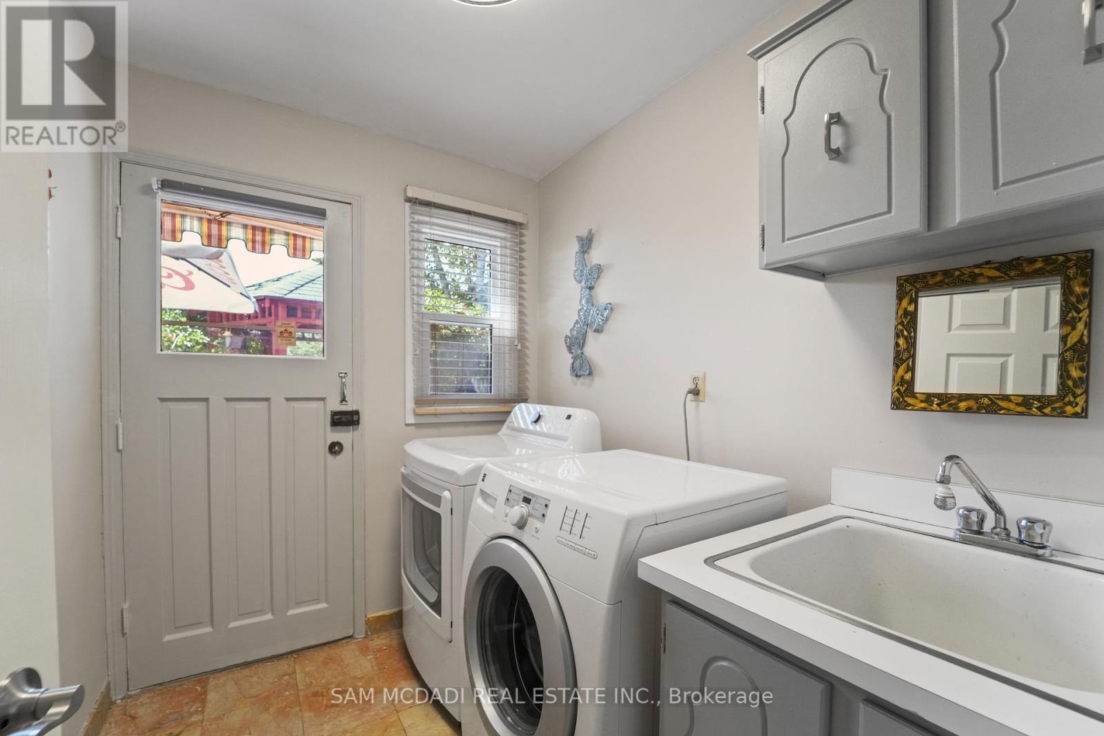 Photo 19 of 2032 Shannon Drive, Mississauga ON