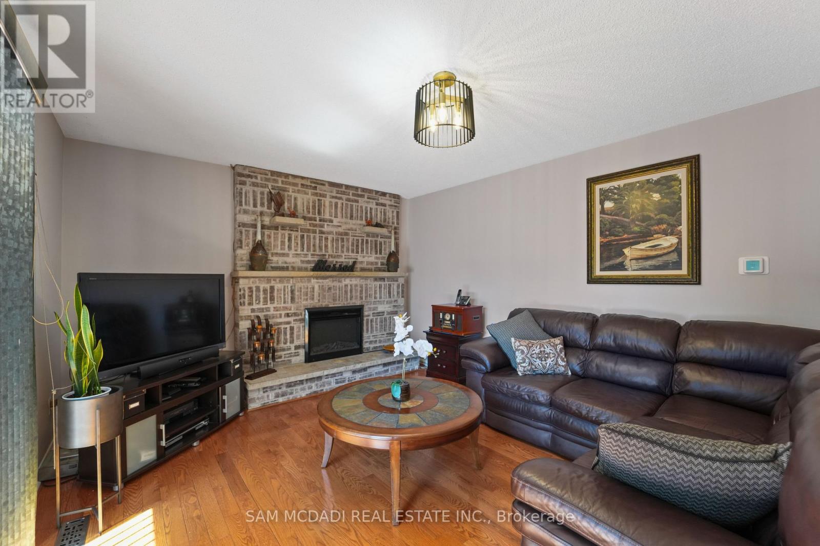 Photo 20 of 2032 Shannon Drive, Mississauga ON