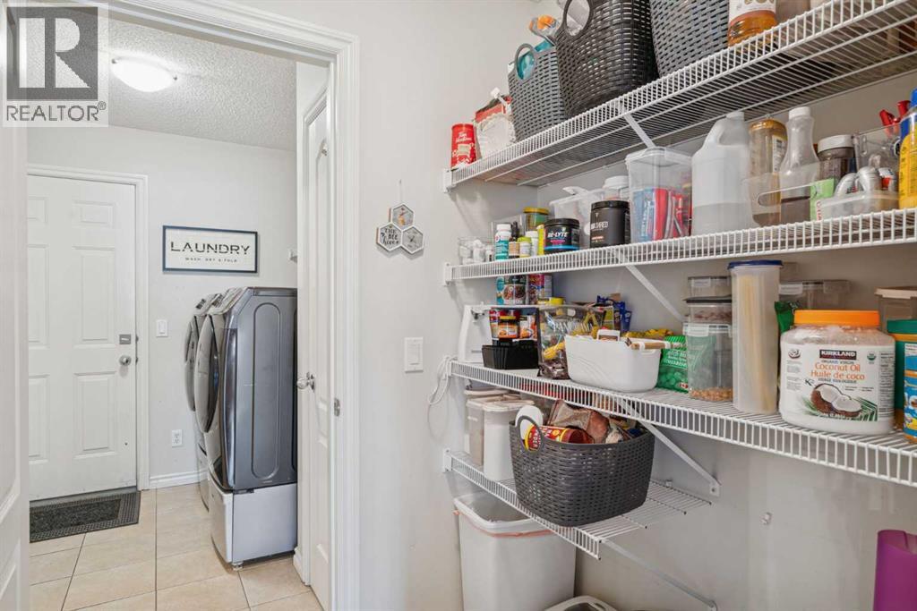 Photo 14 of 241 Westmount Crescent, Okotoks AB