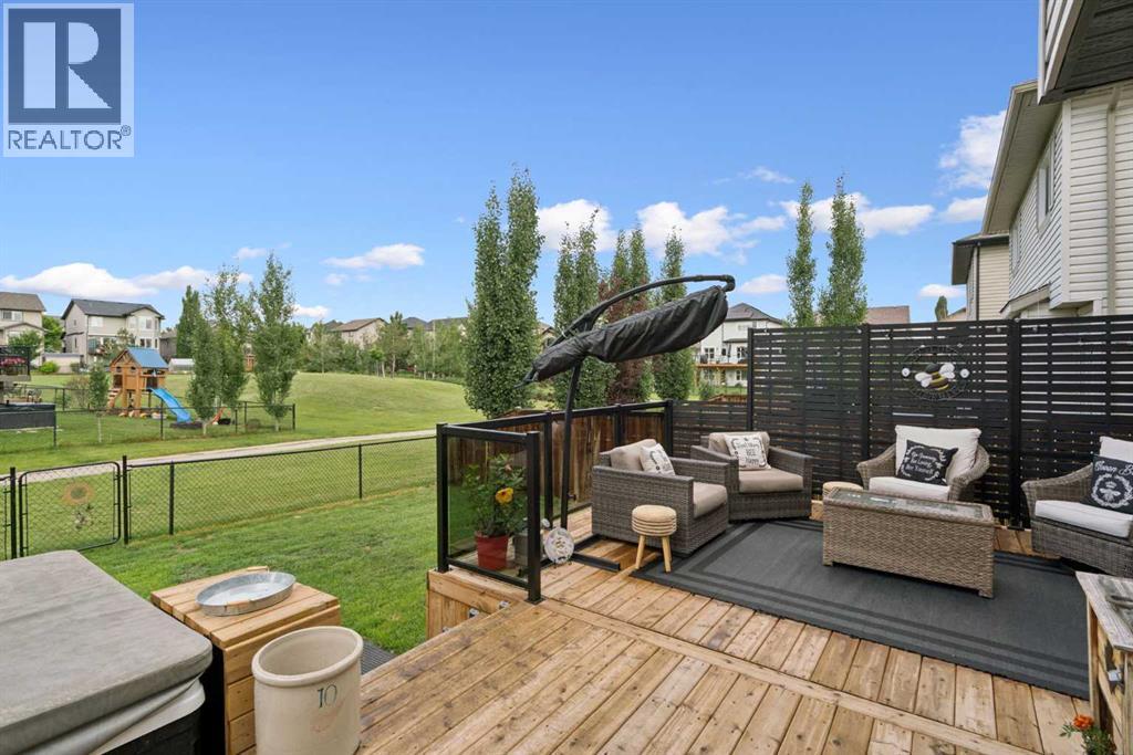 Photo 32 of 241 Westmount Crescent, Okotoks AB