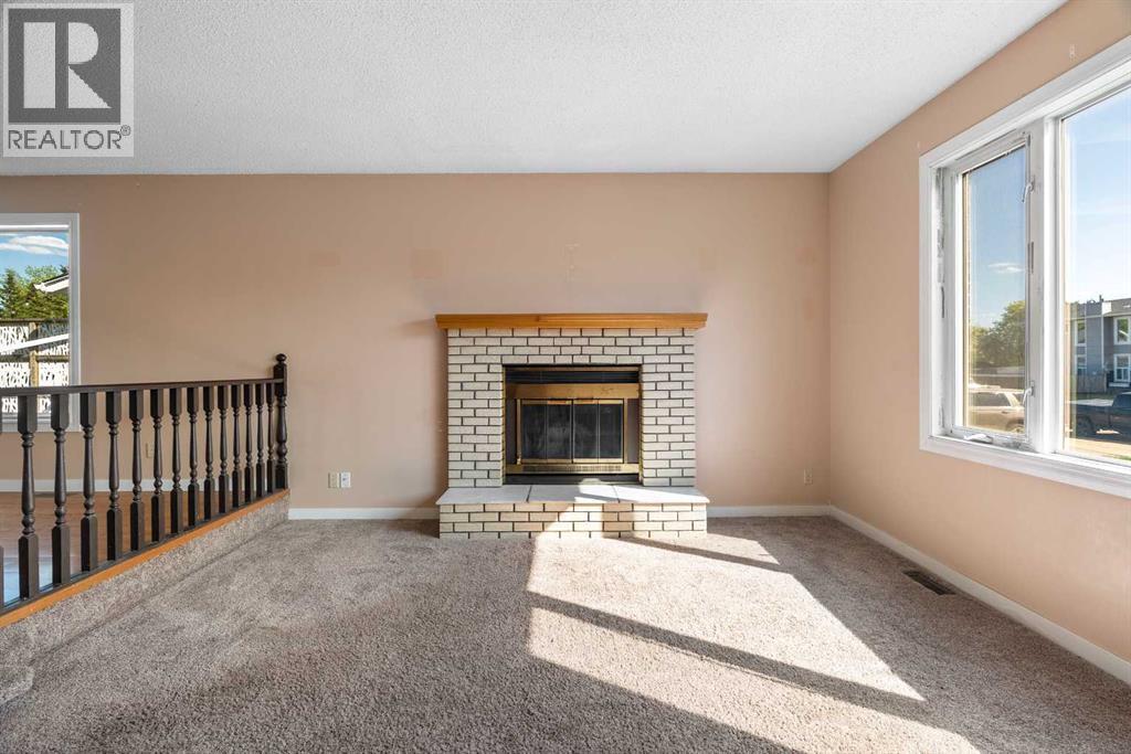 Photo 4 of 125 Bacon Place, Fort Mcmurray AB