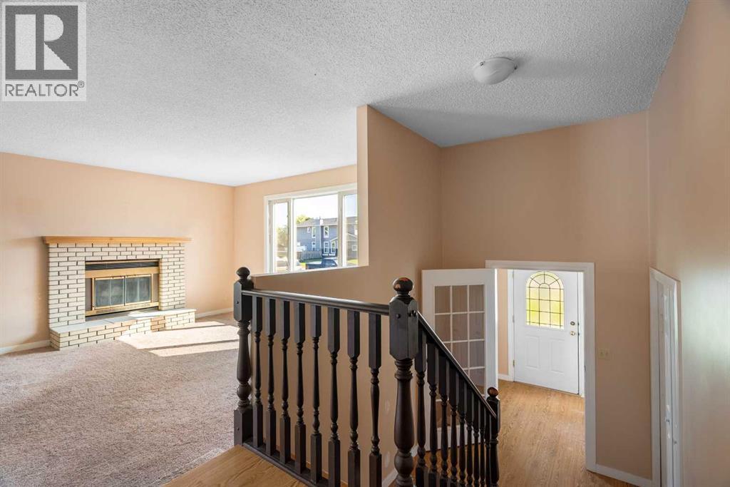 Photo 2 of 125 Bacon Place, Fort Mcmurray AB