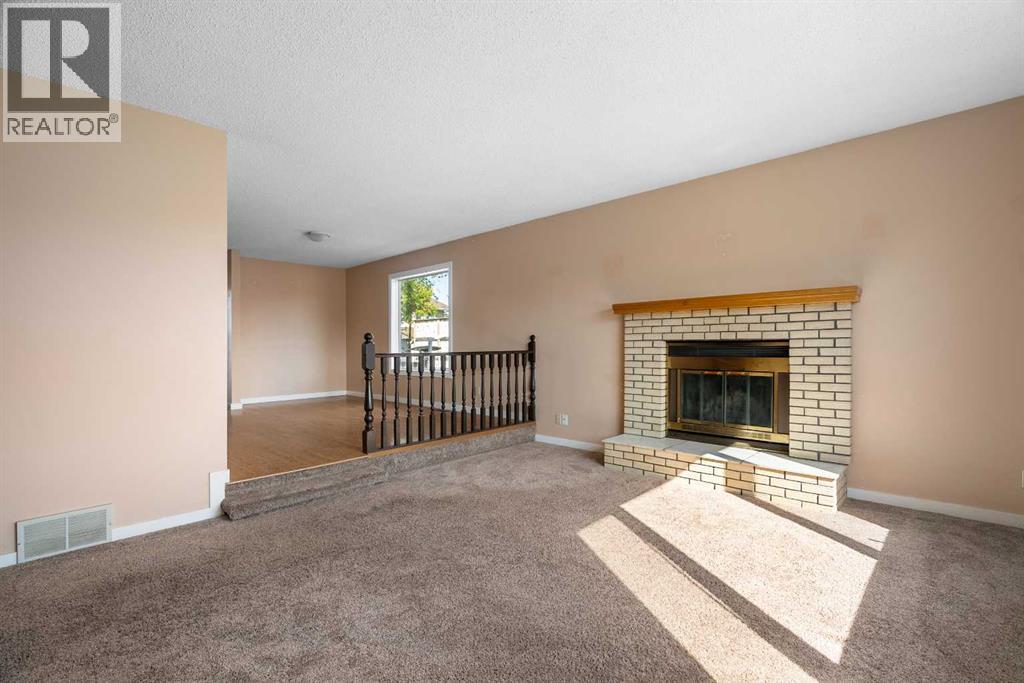 Photo 5 of 125 Bacon Place, Fort Mcmurray AB