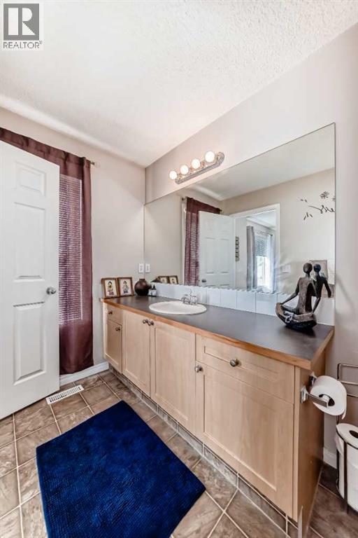 Photo 27 of 188 Copperfield Lane Se, Calgary AB