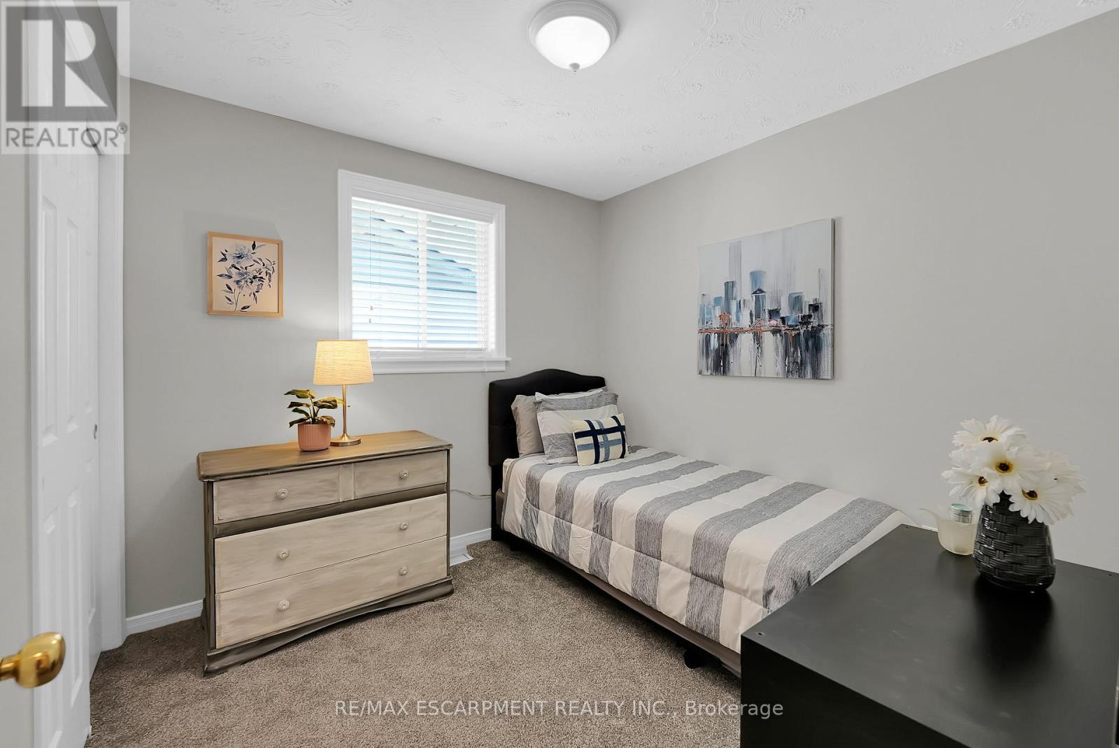 Photo 18 of 373 Washington Road, Fort Erie ON