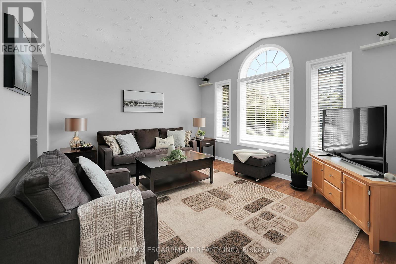 Photo 6 of 373 Washington Road, Fort Erie ON