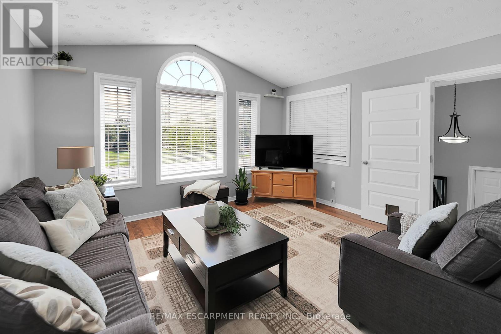 Photo 7 of 373 Washington Road, Fort Erie ON
