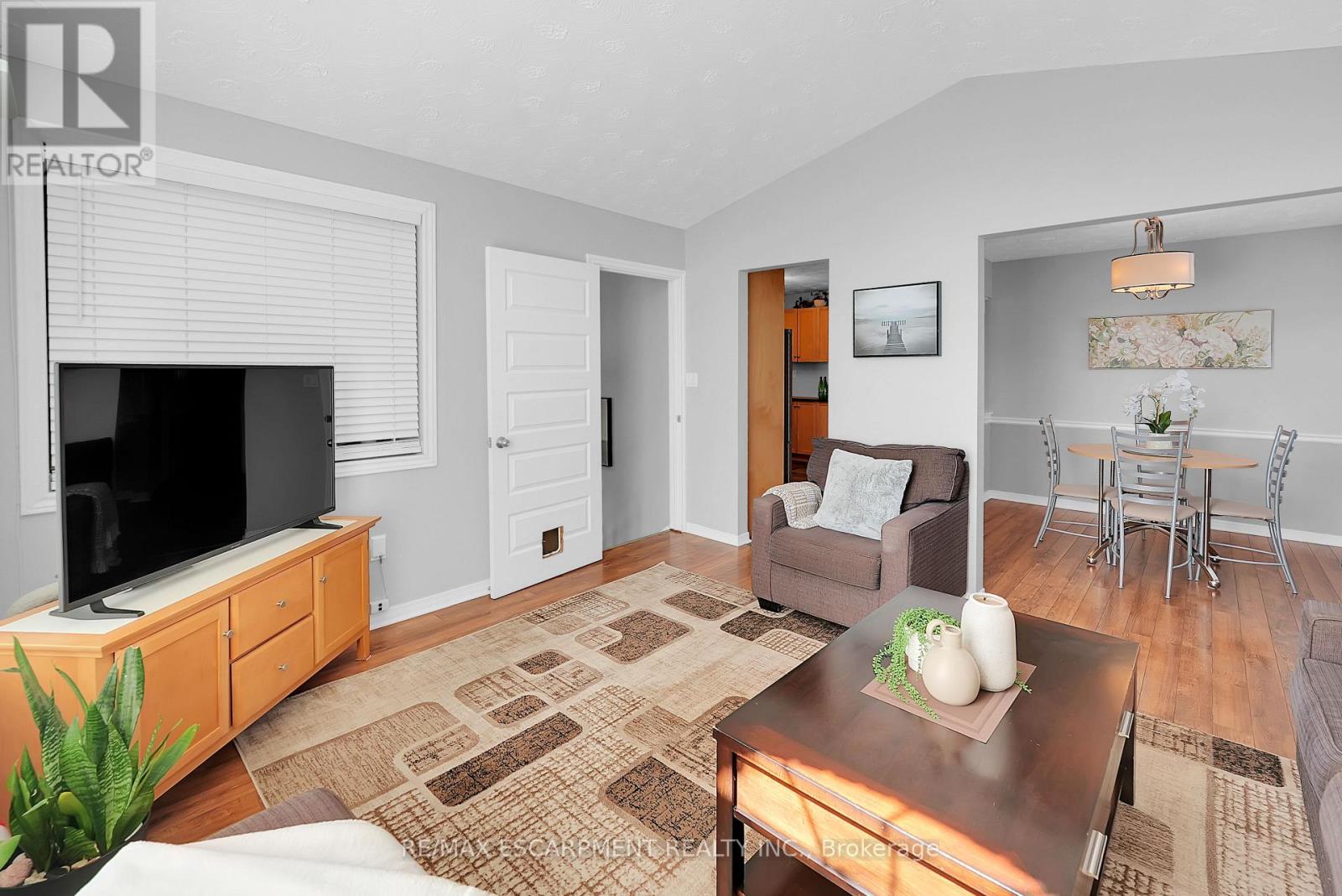 Photo 8 of 373 Washington Road, Fort Erie ON