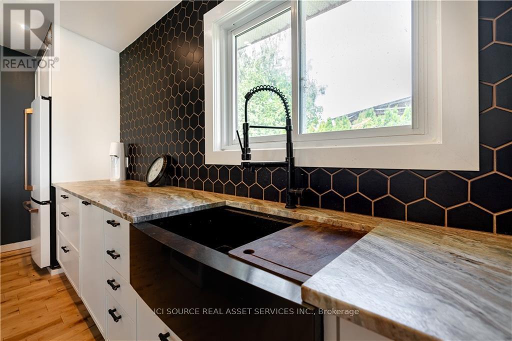 Photo 6 of 20586 Old Montreal Road, South Glengarry ON