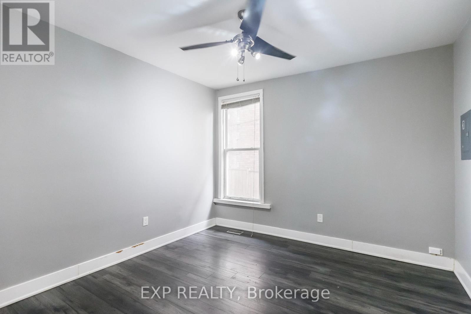 Photo 10 of 47 Wellington Street S, Hamilton ON