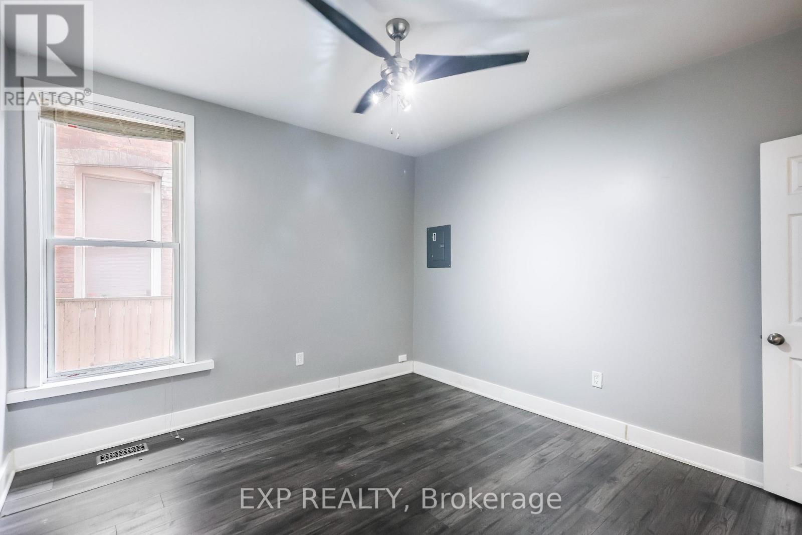 Photo 11 of 47 Wellington Street S, Hamilton ON