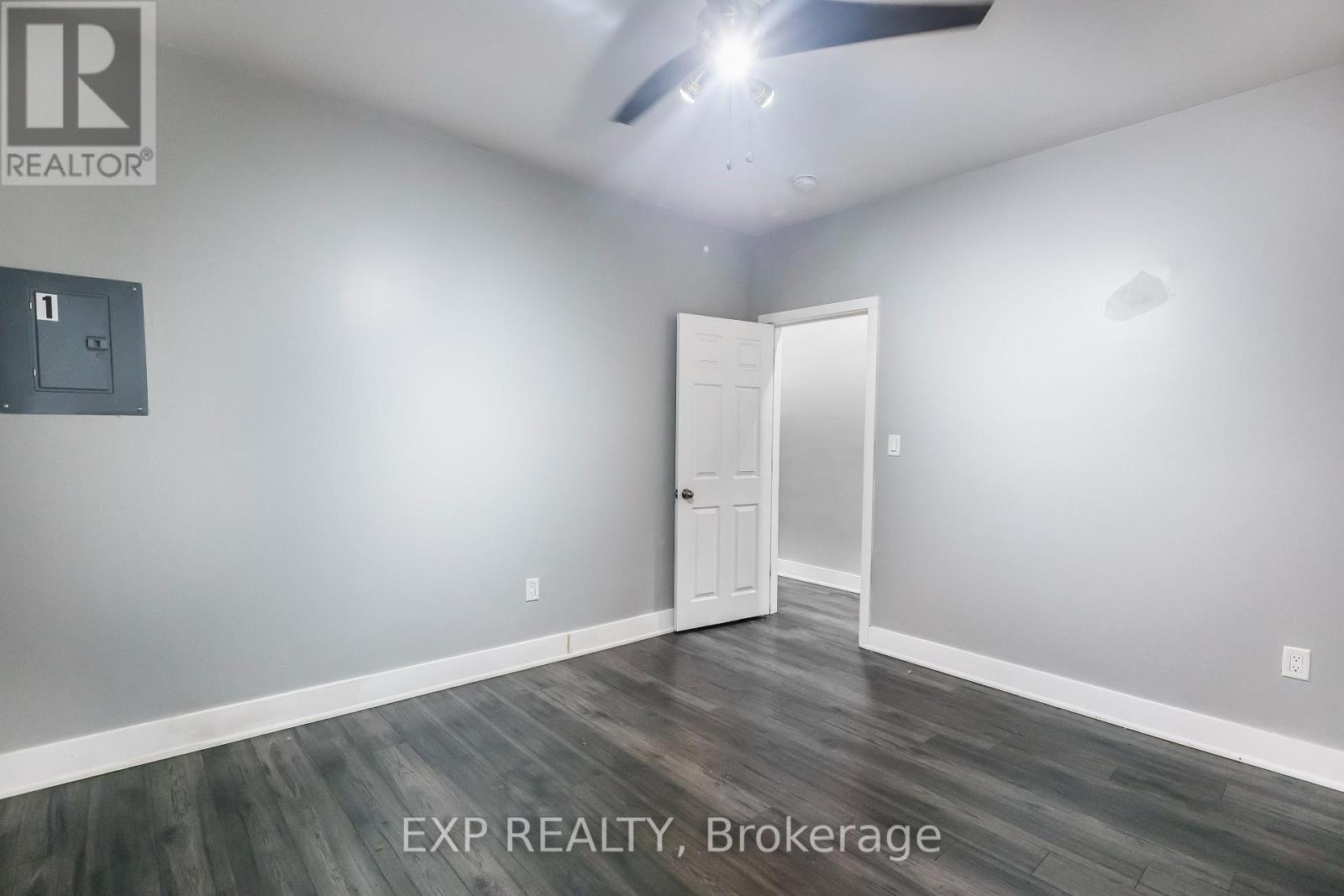 Photo 12 of 47 Wellington Street S, Hamilton ON
