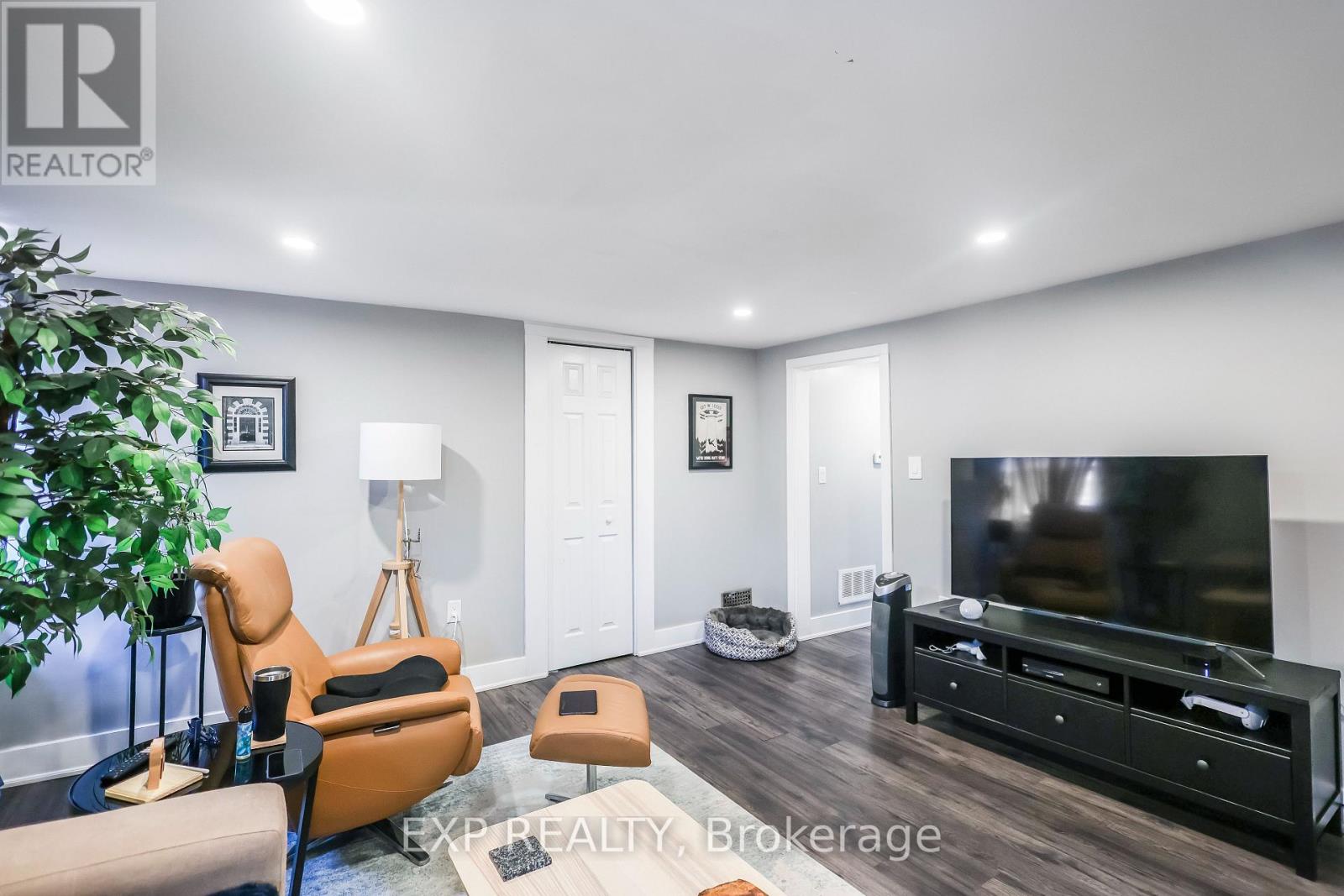 Photo 20 of 47 Wellington Street S, Hamilton ON