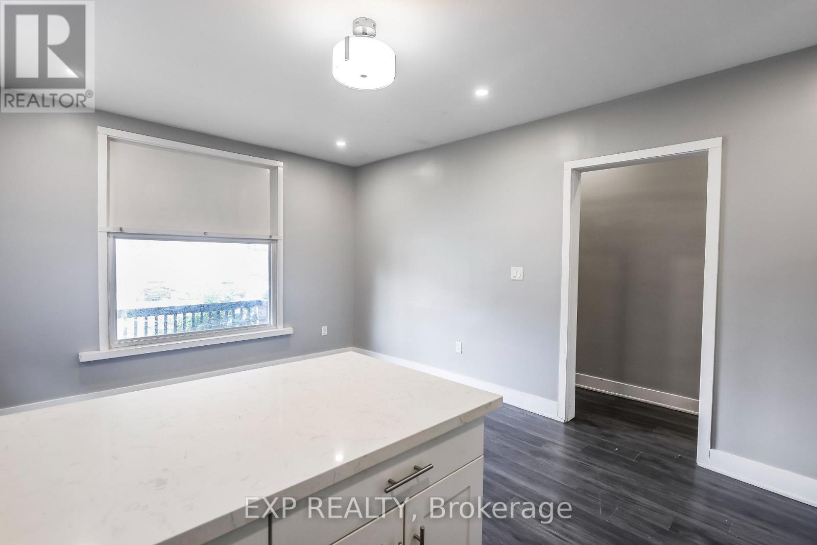 Photo 8 of 47 Wellington Street S, Hamilton ON