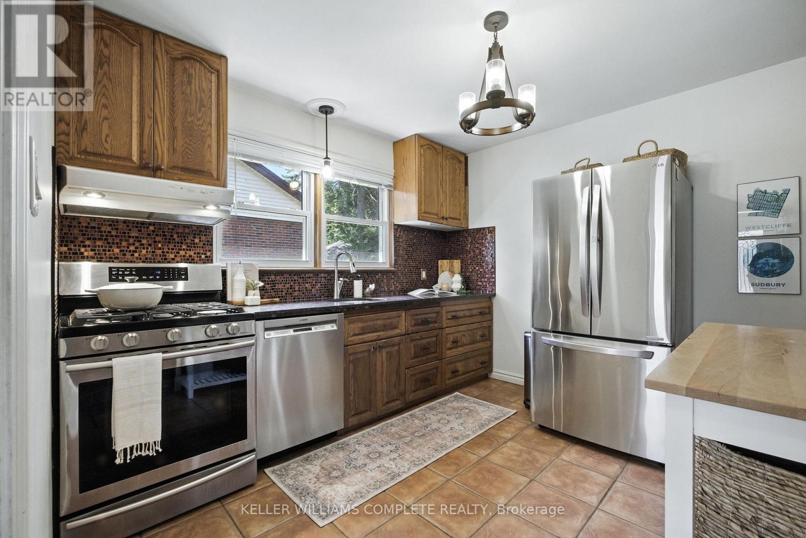 Photo 11 of 136 West 24th Street, Hamilton ON