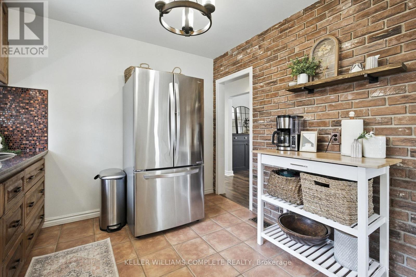 Photo 12 of 136 West 24th Street, Hamilton ON