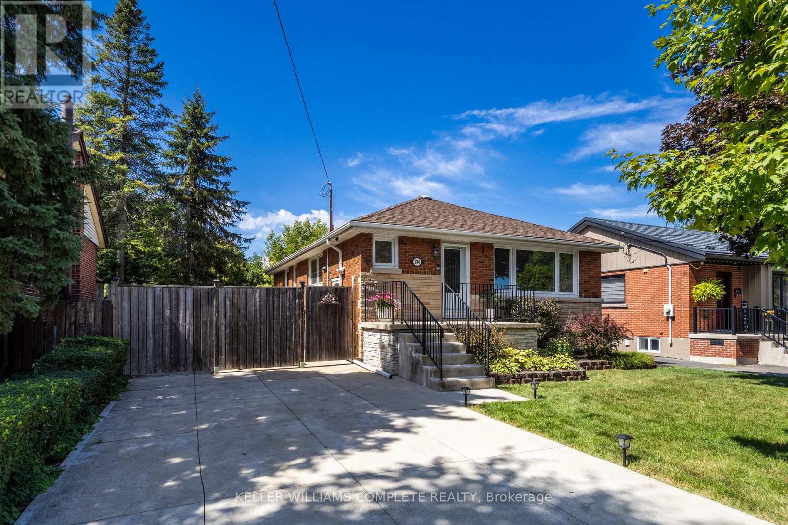 Photo 2 of 136 West 24th Street, Hamilton ON