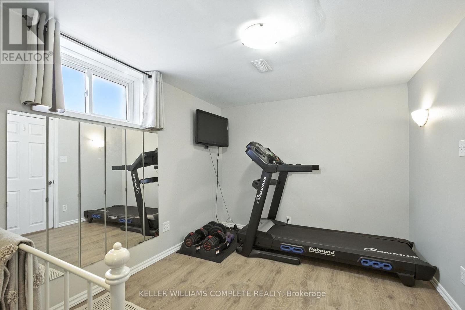 Photo 23 of 136 West 24th Street, Hamilton ON