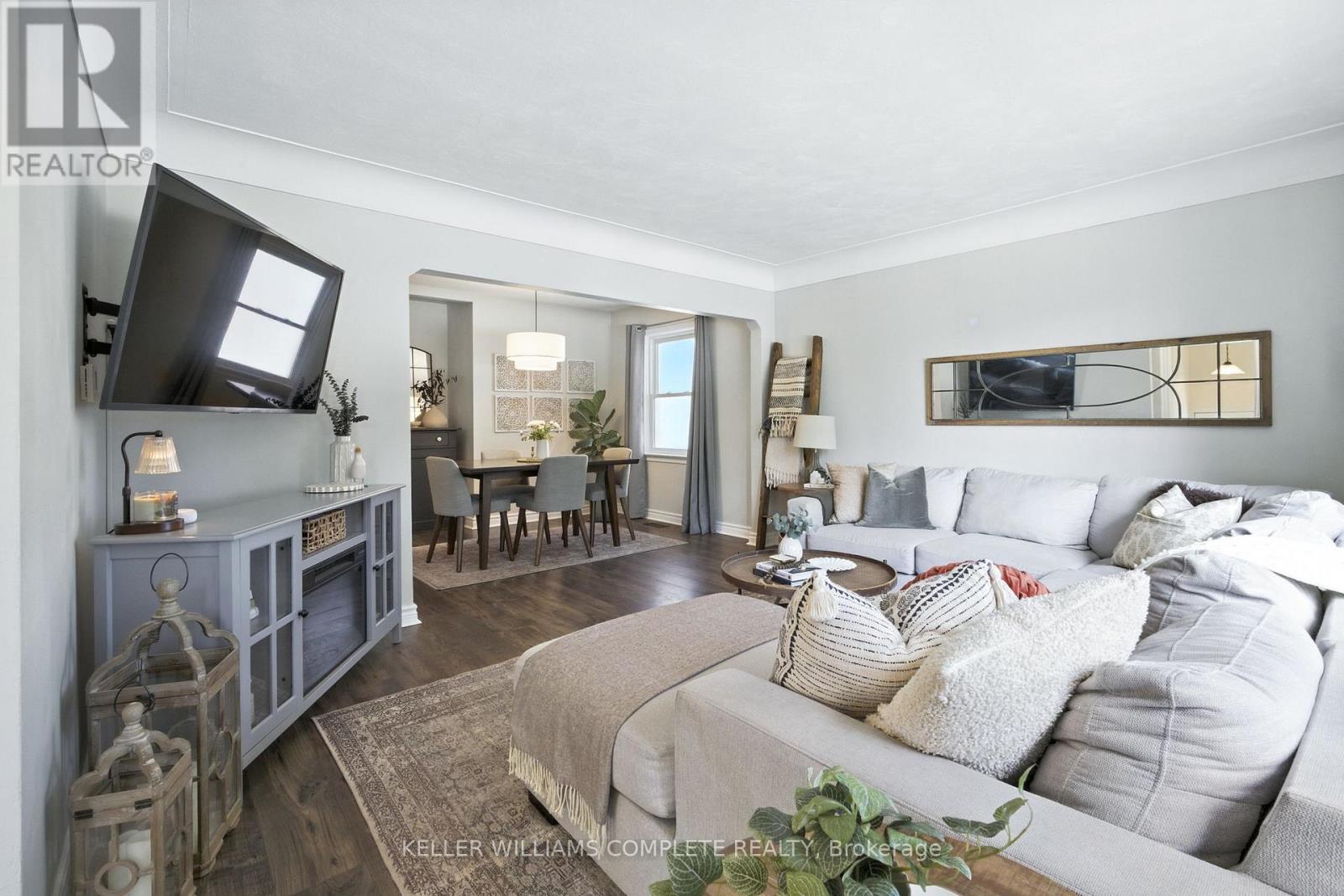 Photo 4 of 136 West 24th Street, Hamilton ON