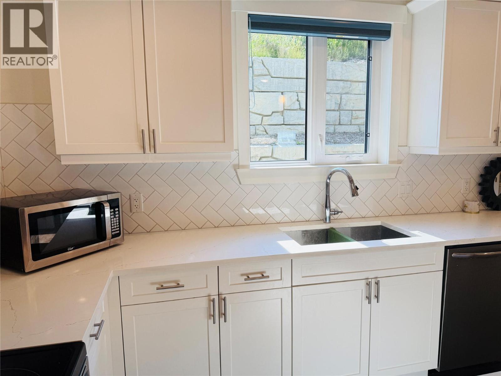 705 Kpokl Road, Invermere