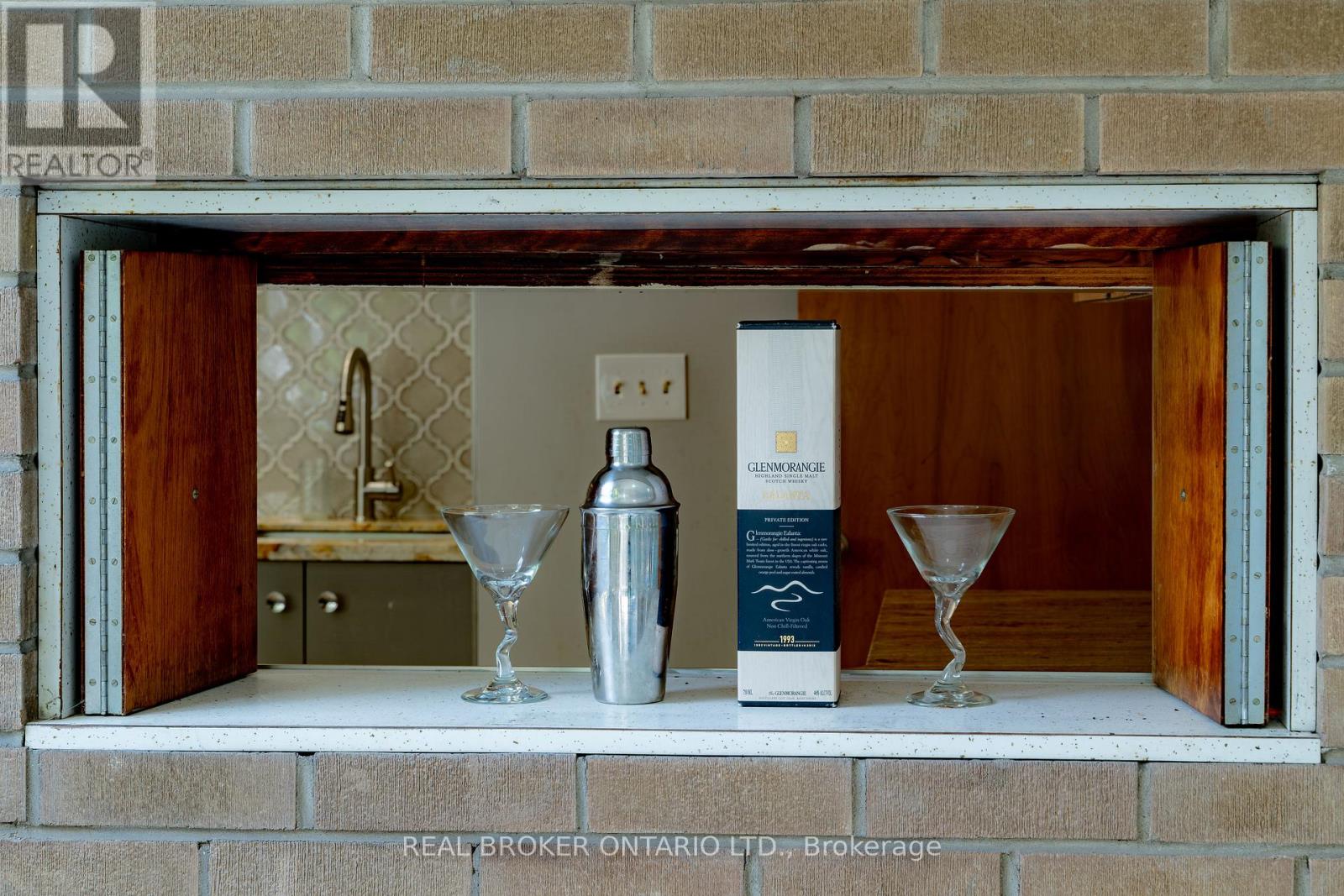 Photo 23 of 90 Winston Avenue, Hamilton ON