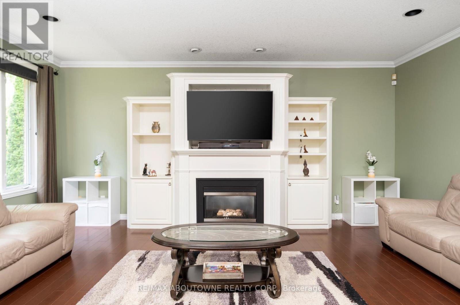 Photo 16 of 42 Pearwood Court, Kitchener ON