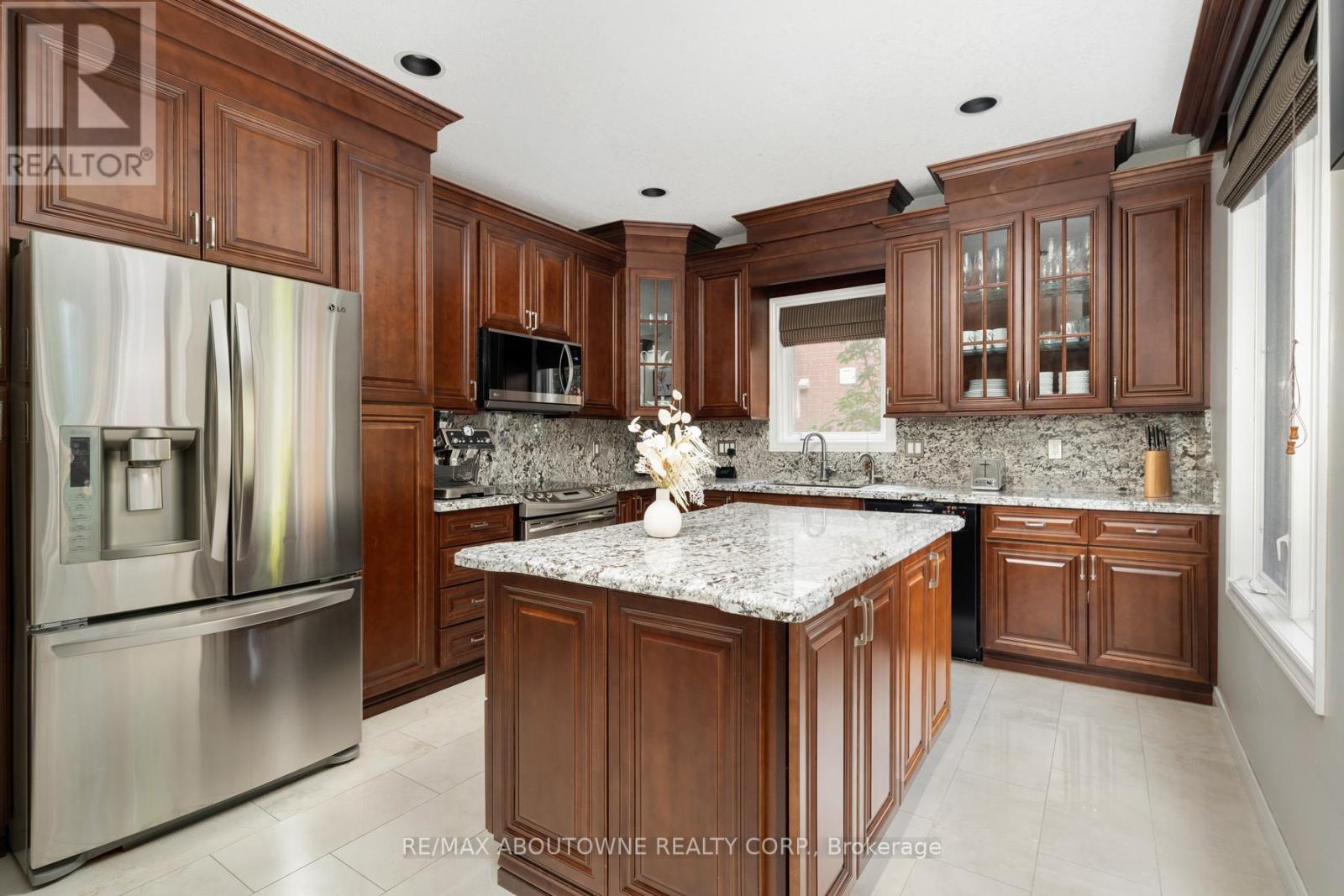 Photo 21 of 42 Pearwood Court, Kitchener ON