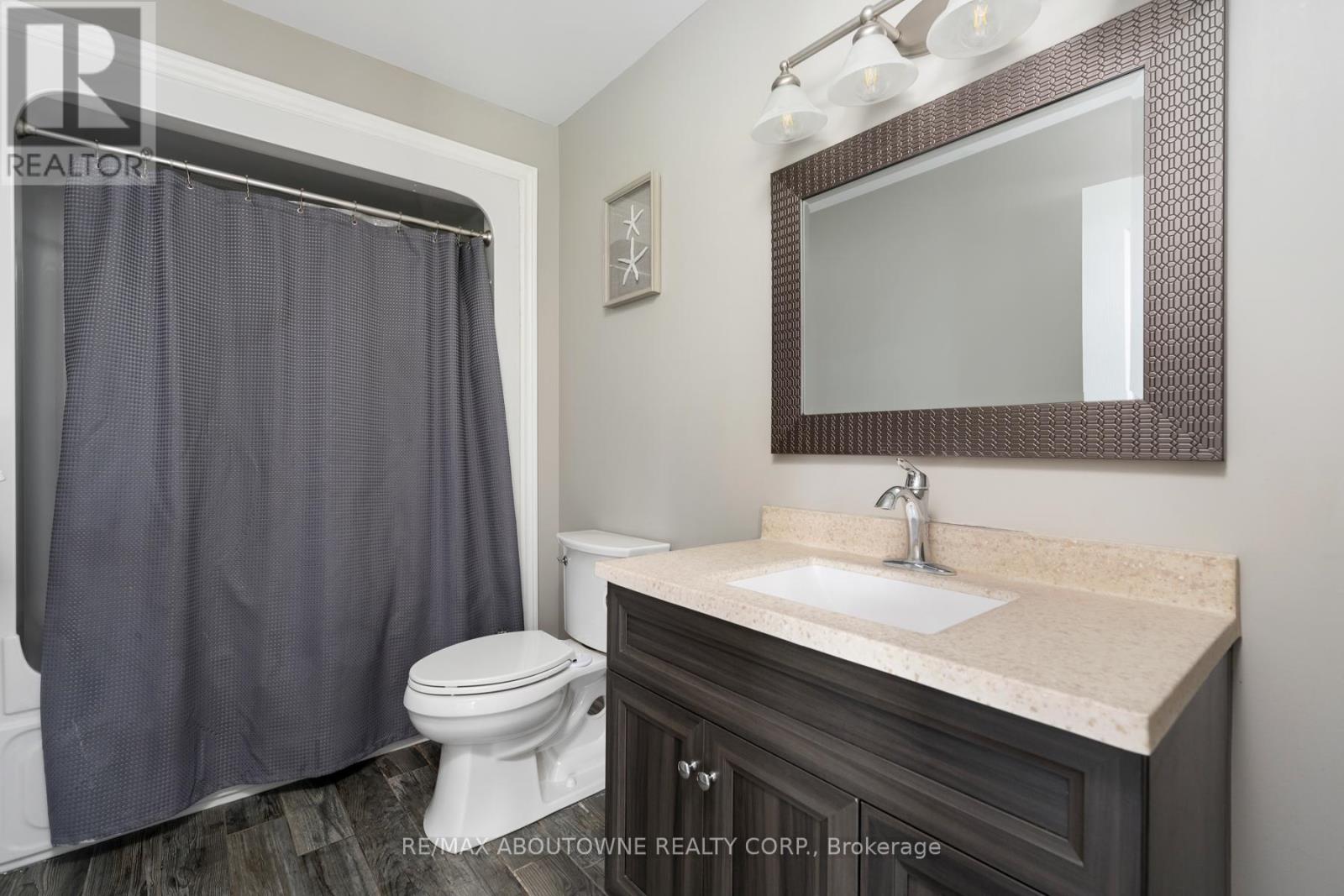 Photo 28 of 42 Pearwood Court, Kitchener ON