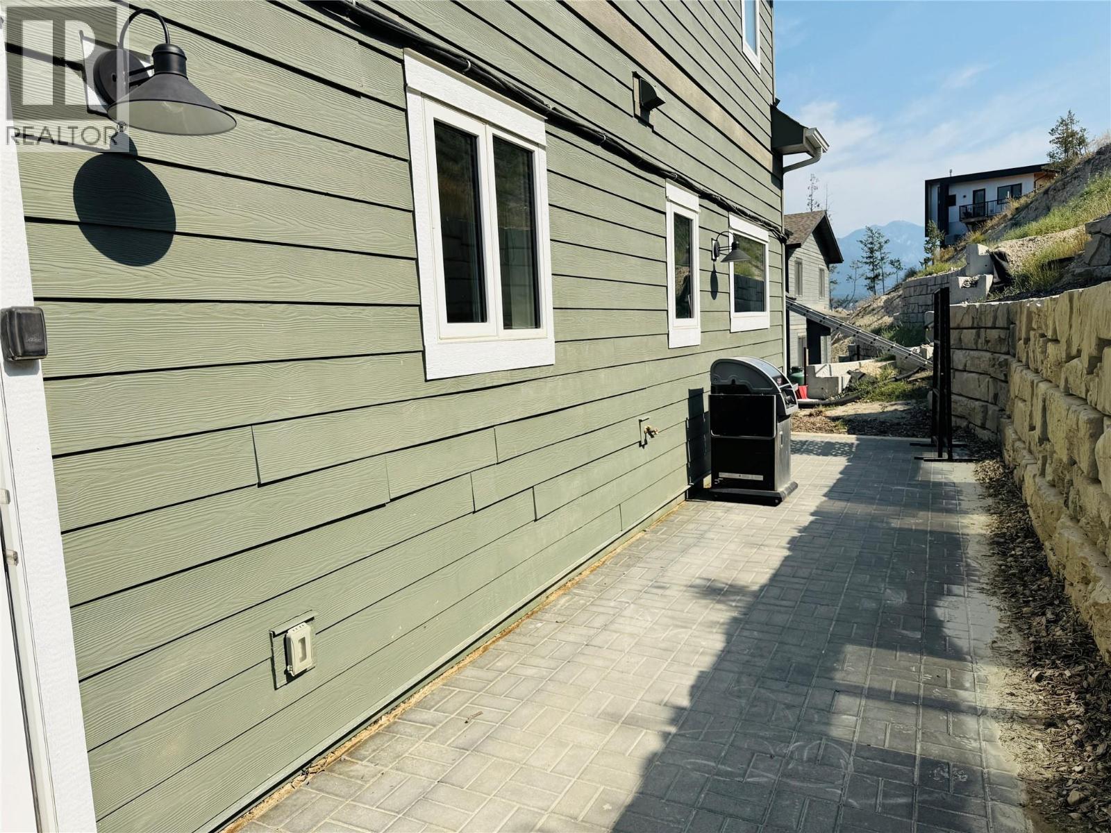 705 Kpokl Road, Invermere