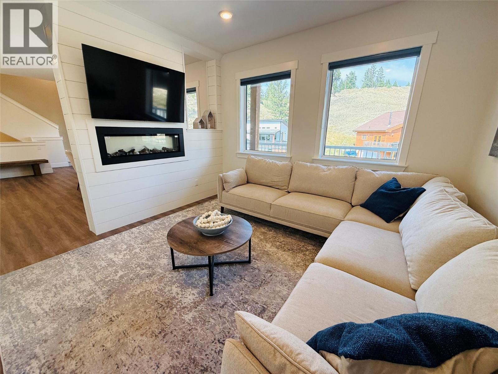 705 Kpokl Road, Invermere