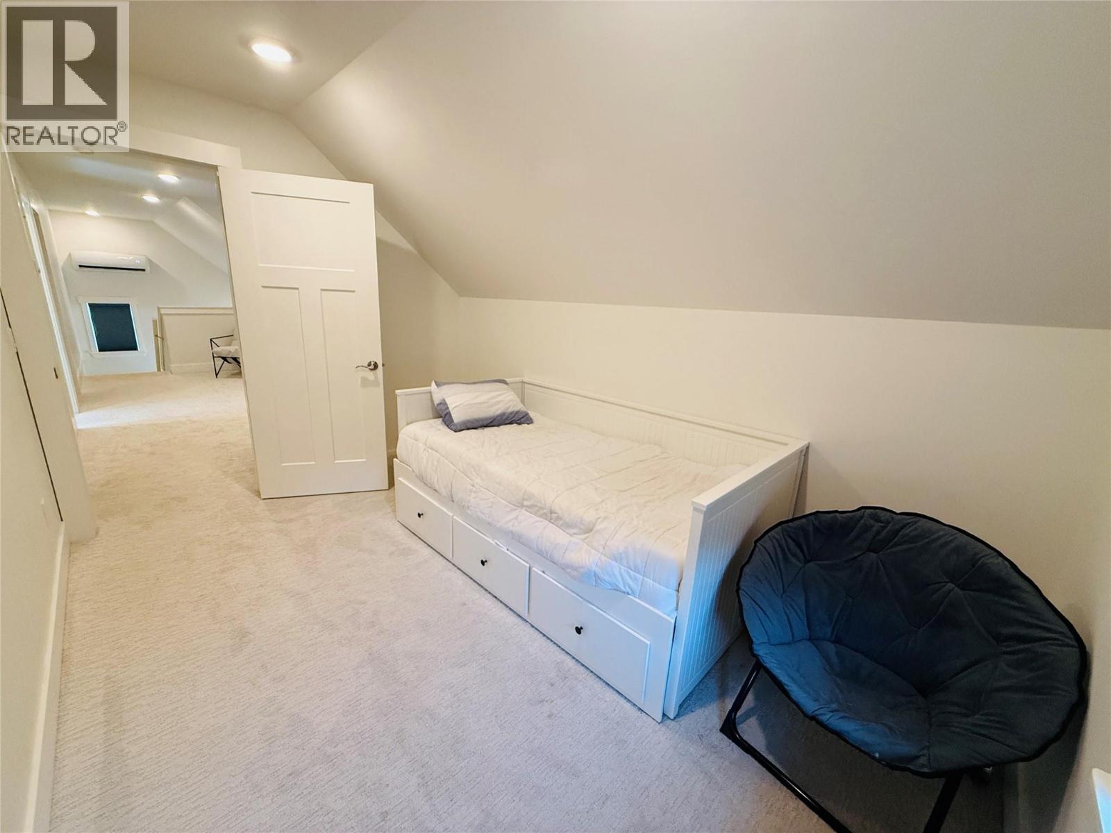 705 Kpokl Road, Invermere