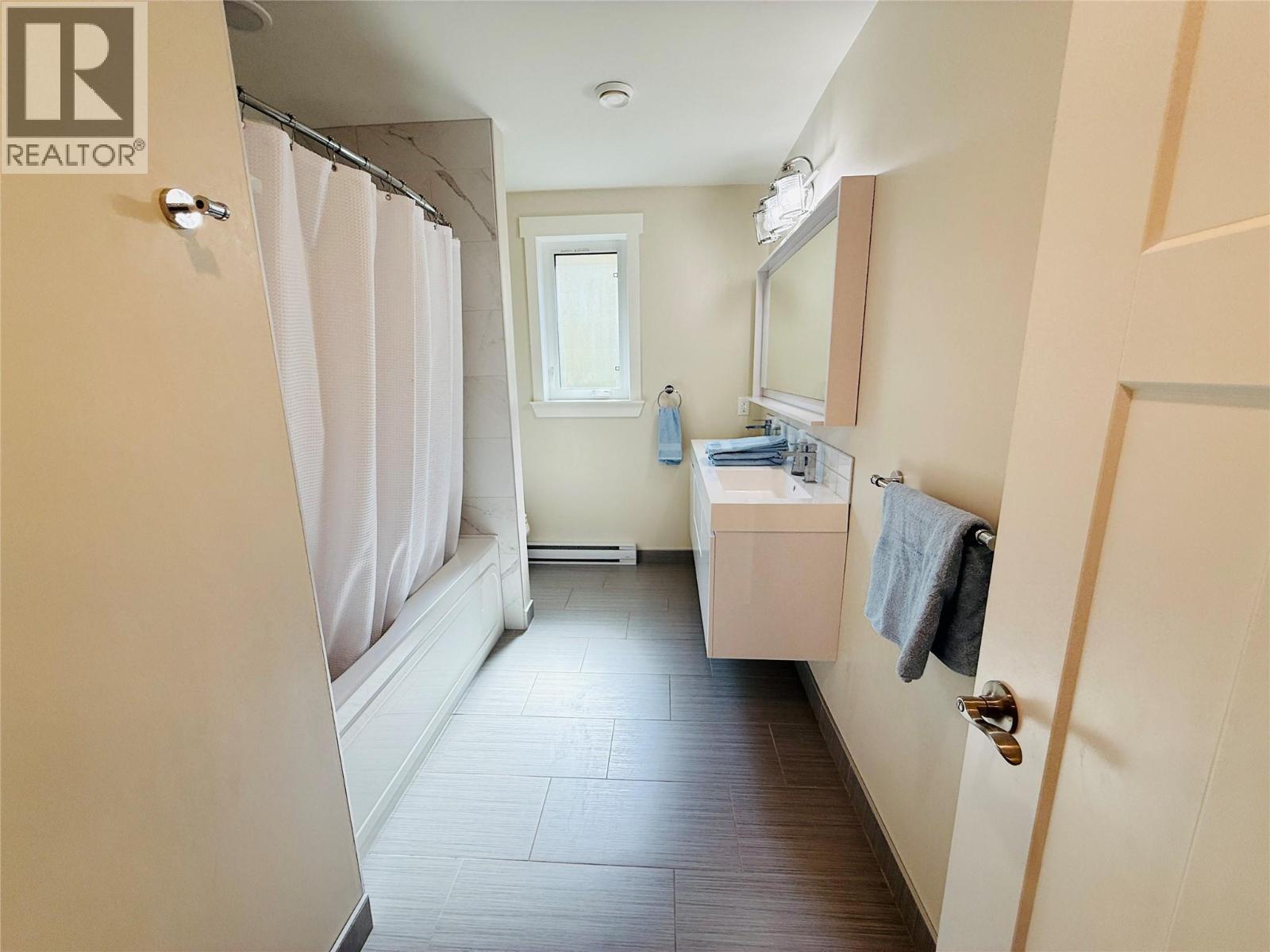 705 Kpokl Road, Invermere