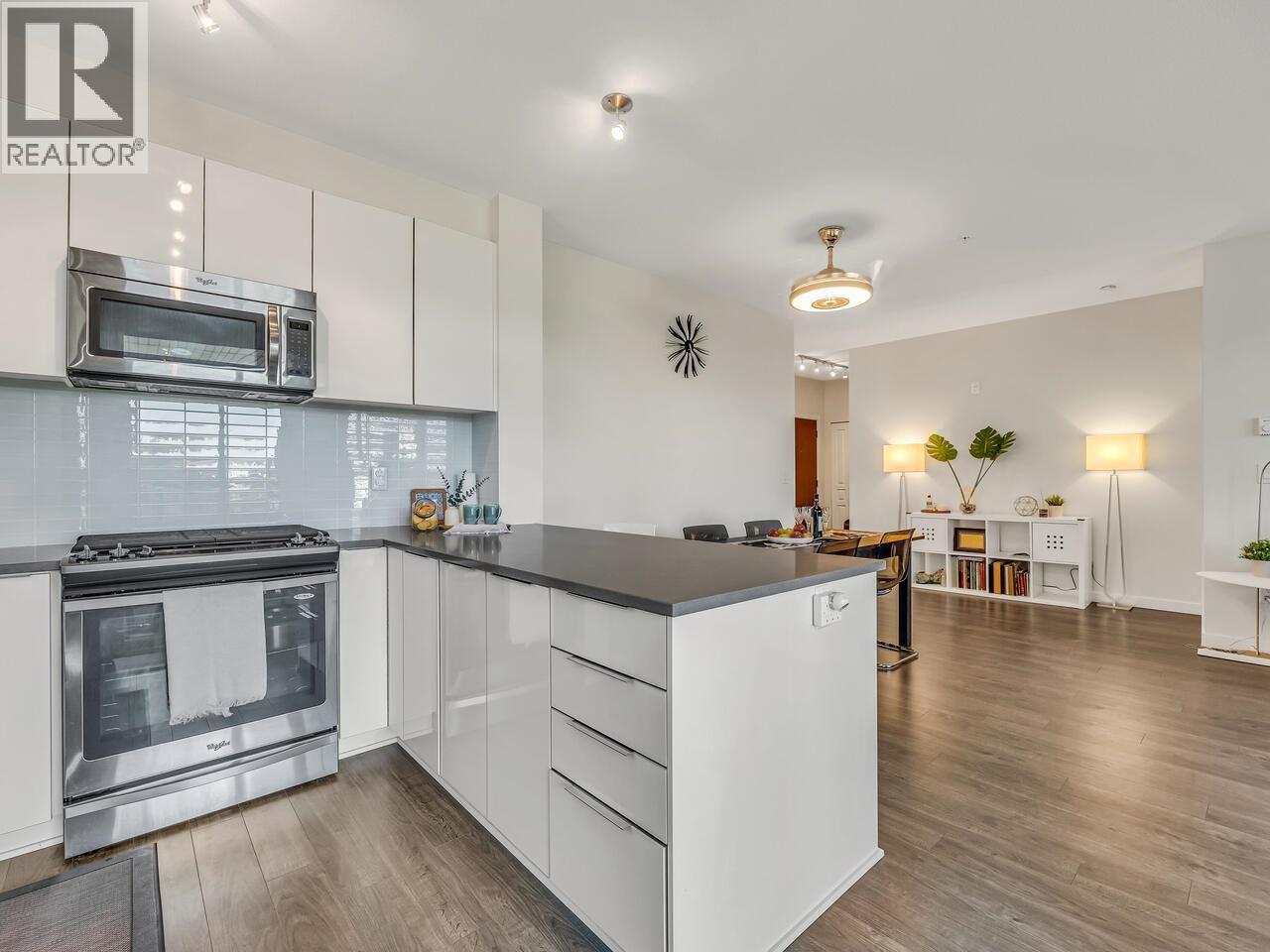 Photo 10 of 408 1151 Windsor Mews, Coquitlam BC
