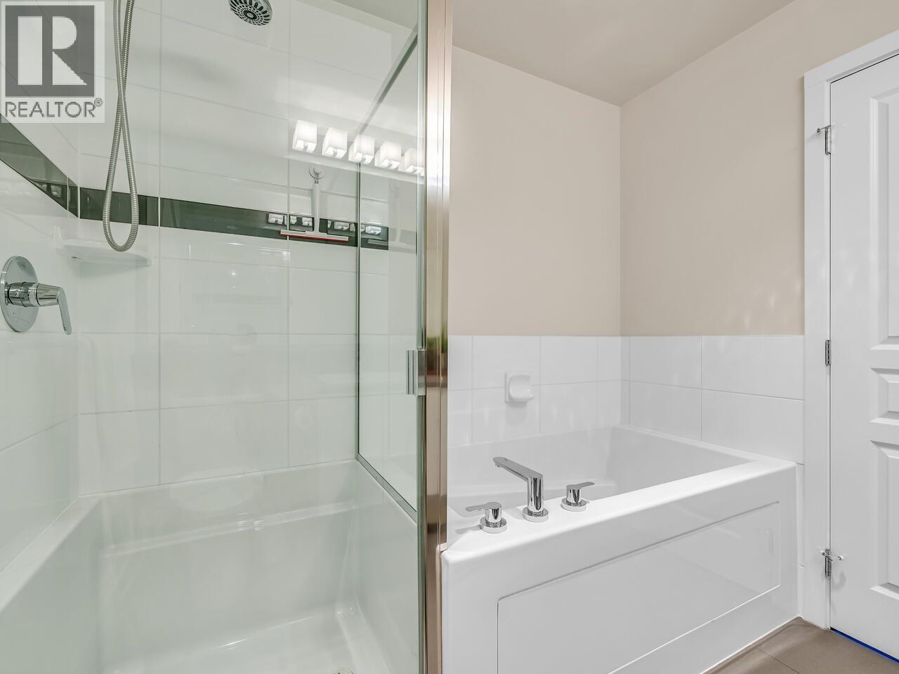 Photo 17 of 408 1151 Windsor Mews, Coquitlam BC