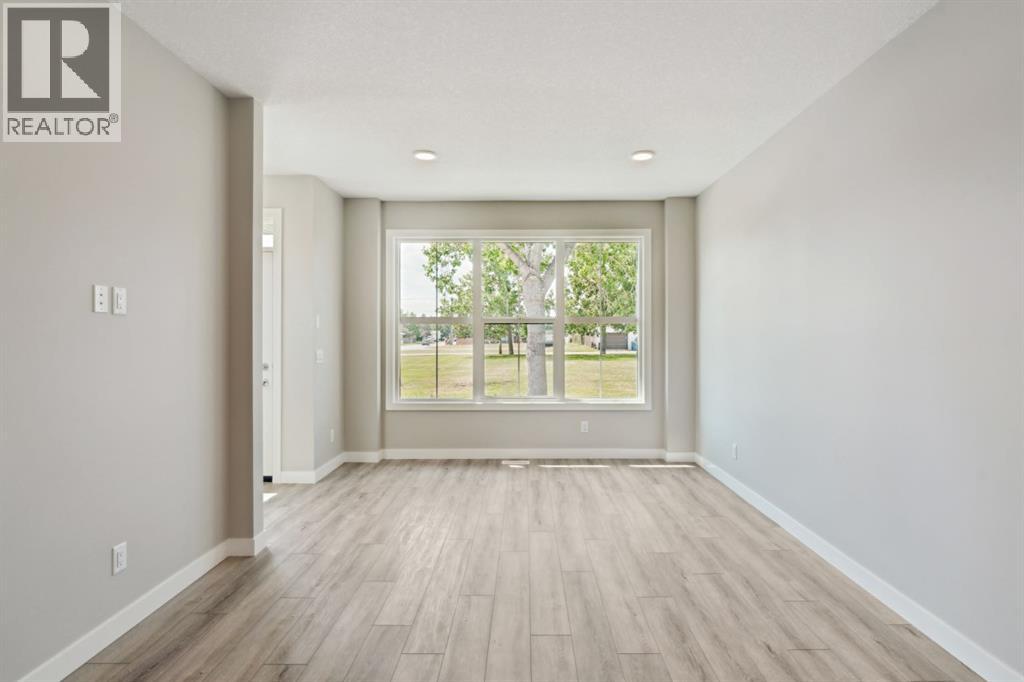 Photo 8 of 10 Alderwood Close Se, Calgary AB