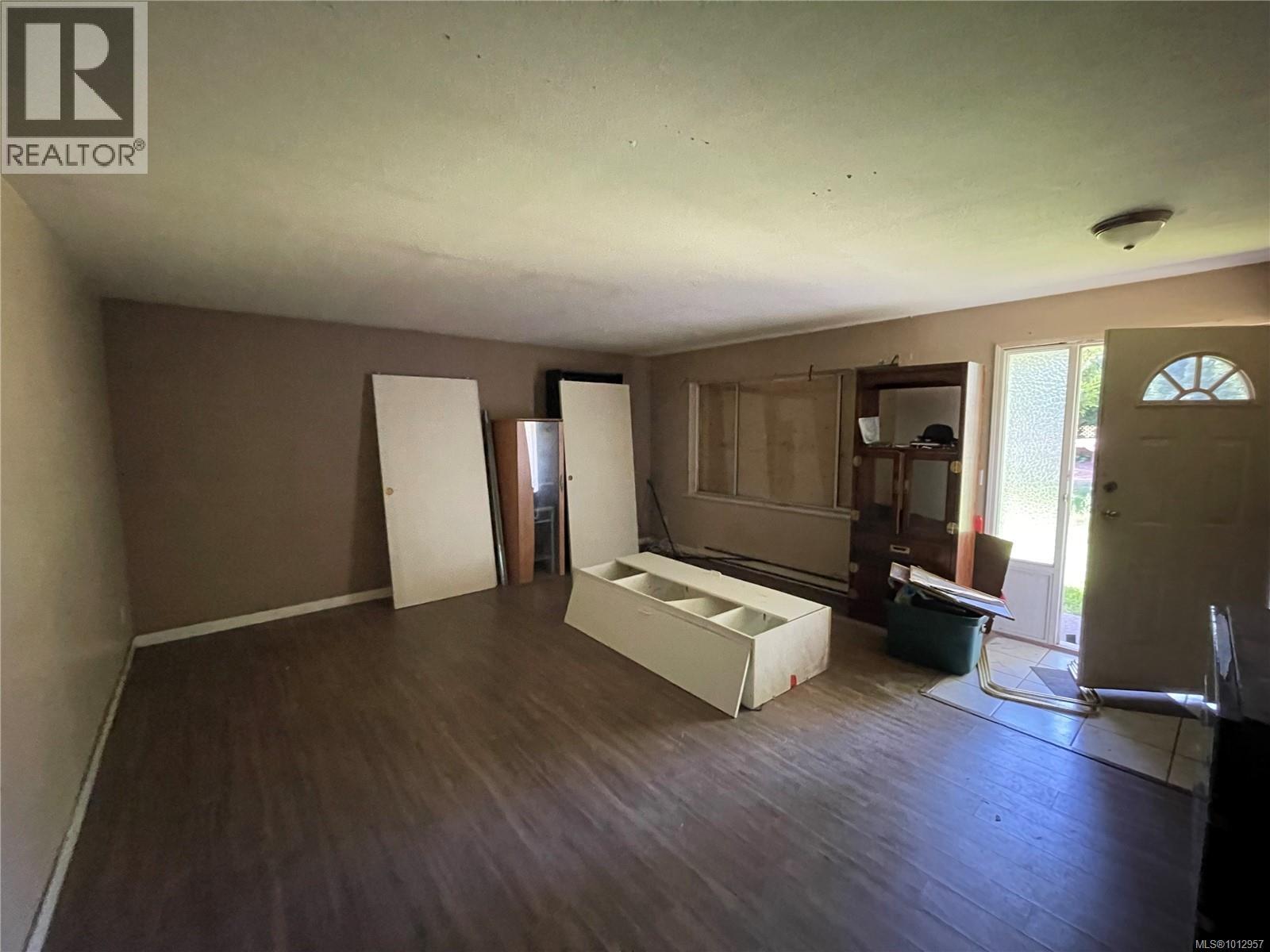 Photo 6 of 4547 Callow Rd, Bowser BC