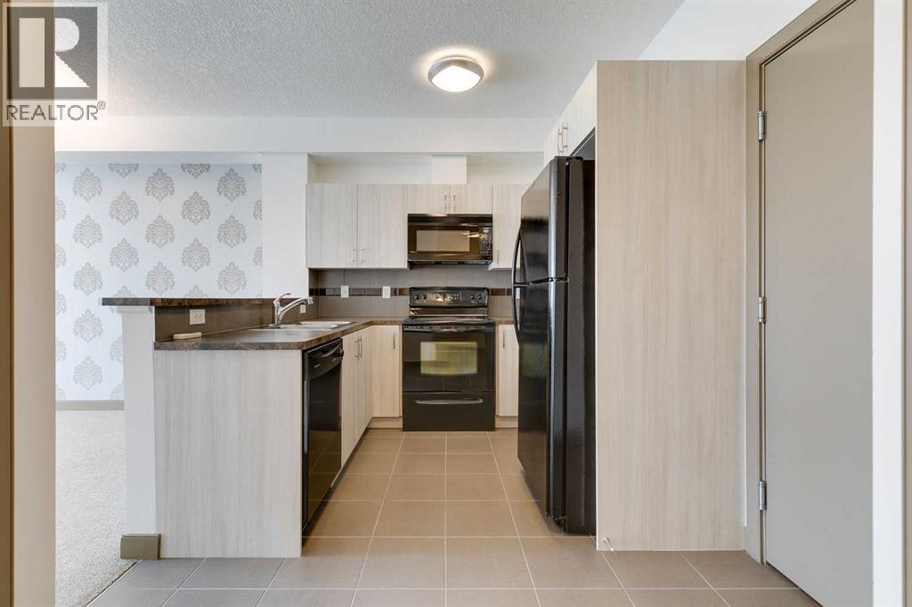 Photo 3 of 210 2420 34 Avenue Sw, Calgary AB