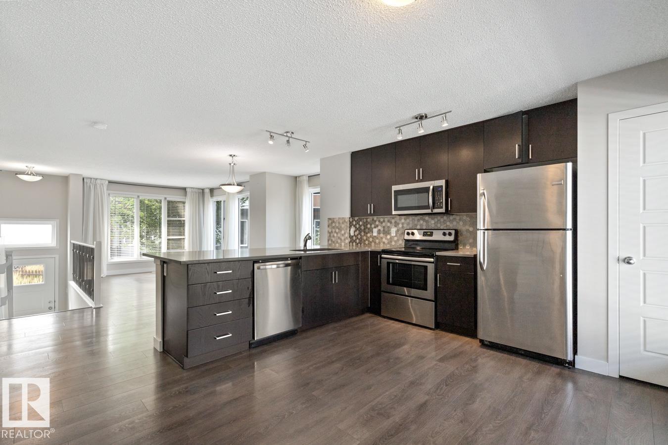 Photo 10 of 70 4470 Prowse Rd Sw, Edmonton AB