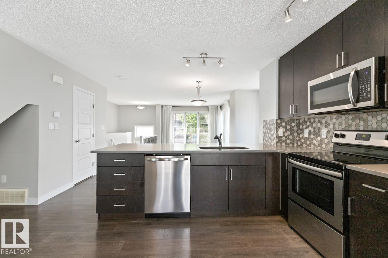 Photo 12 of 70 4470 Prowse Rd Sw, Edmonton AB
