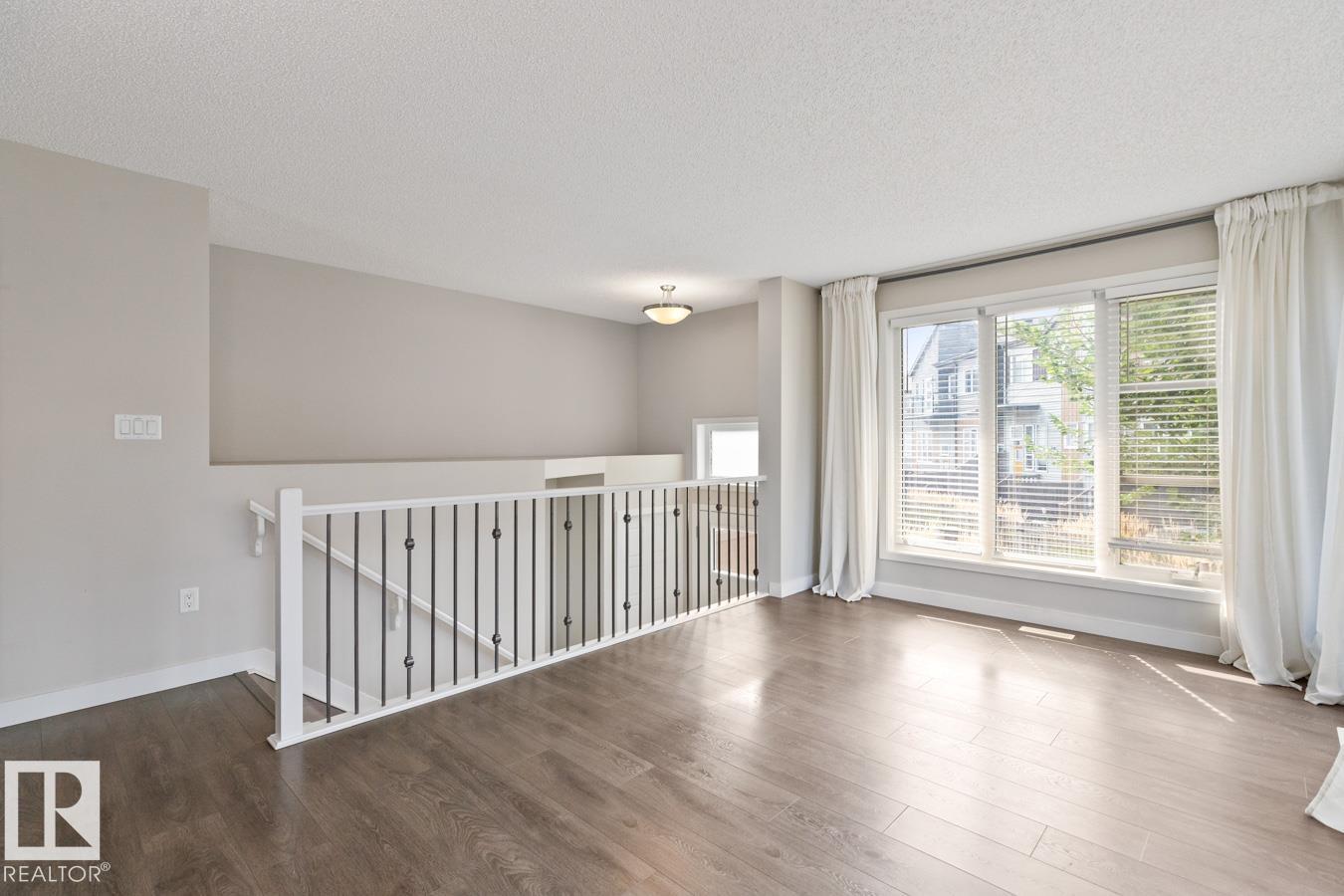 Photo 5 of 70 4470 Prowse Rd Sw, Edmonton AB