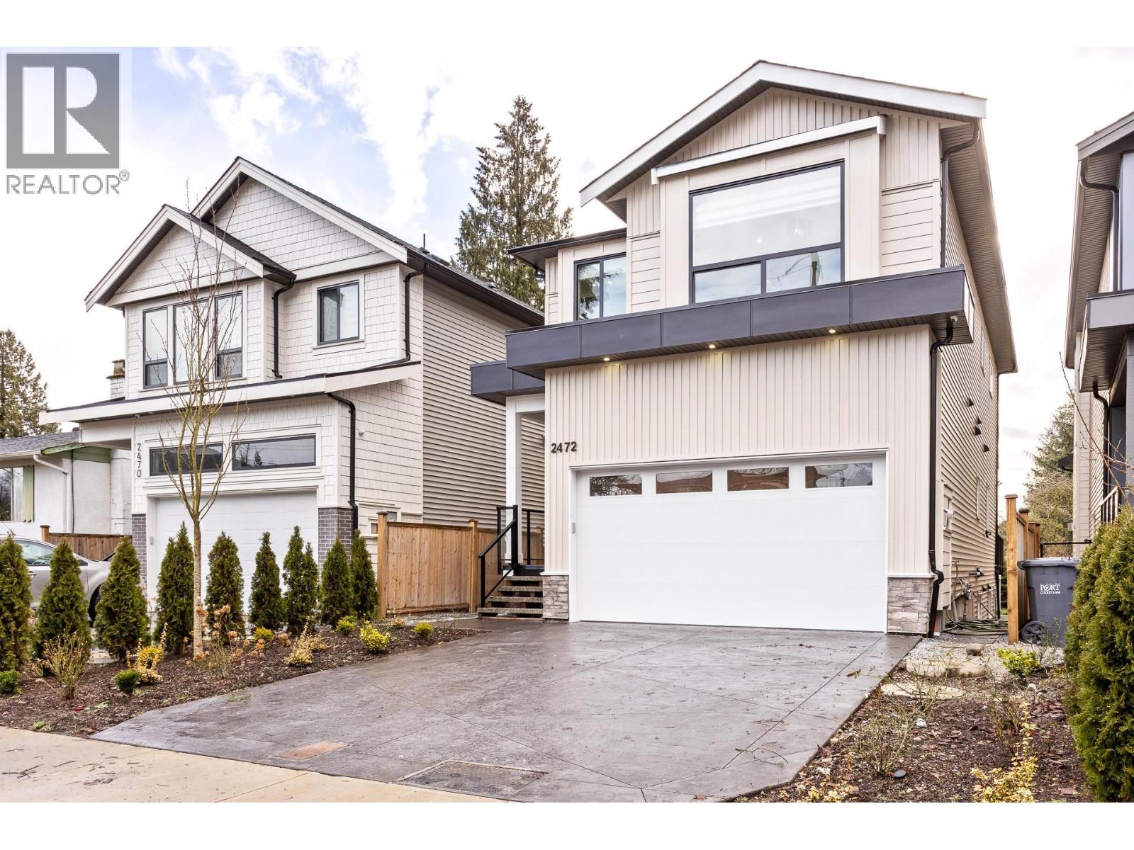 Photo 2 of 2472 Glenwood Avenue, Port Coquitlam BC